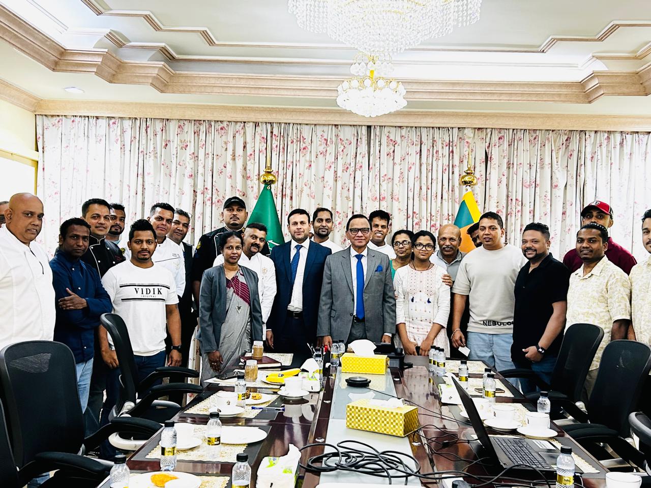 Ambassador Ameer Ajwad holds productive discussion with Sri Lankan Chefs in Saudi Arabia