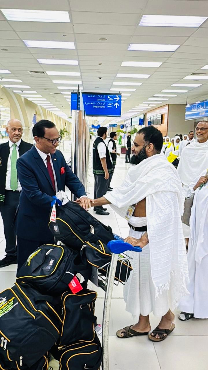 First Batch of Sri Lankan Hajj Pilgrims Welcomed by Sri Lanka’s Ambassador to Saudi Arabia in Jeddah