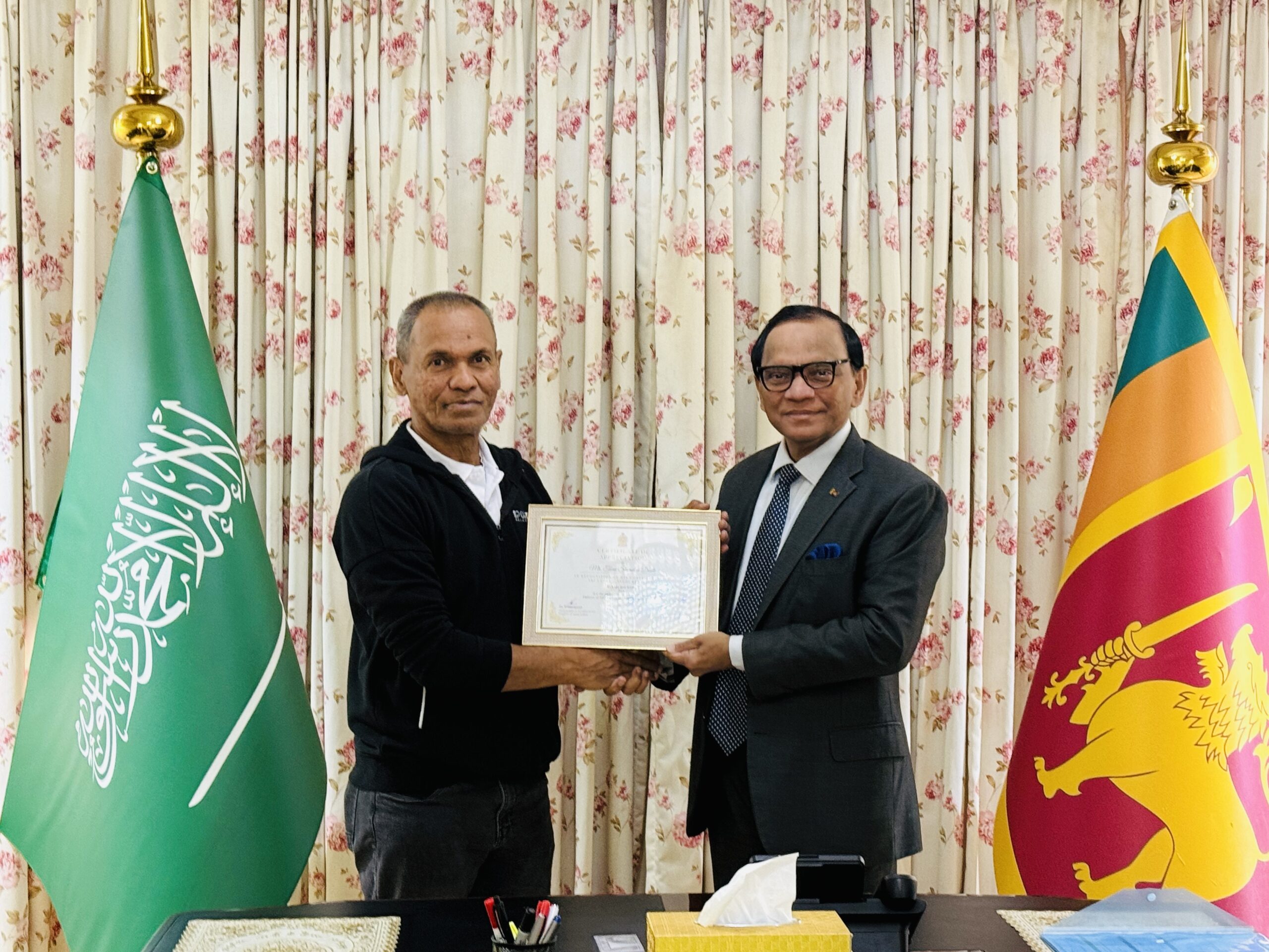 Sri Lanka Embassy in Riyadh felicitates Third Senior Sri Lankan Migrant Worker in Saudi Arabia 