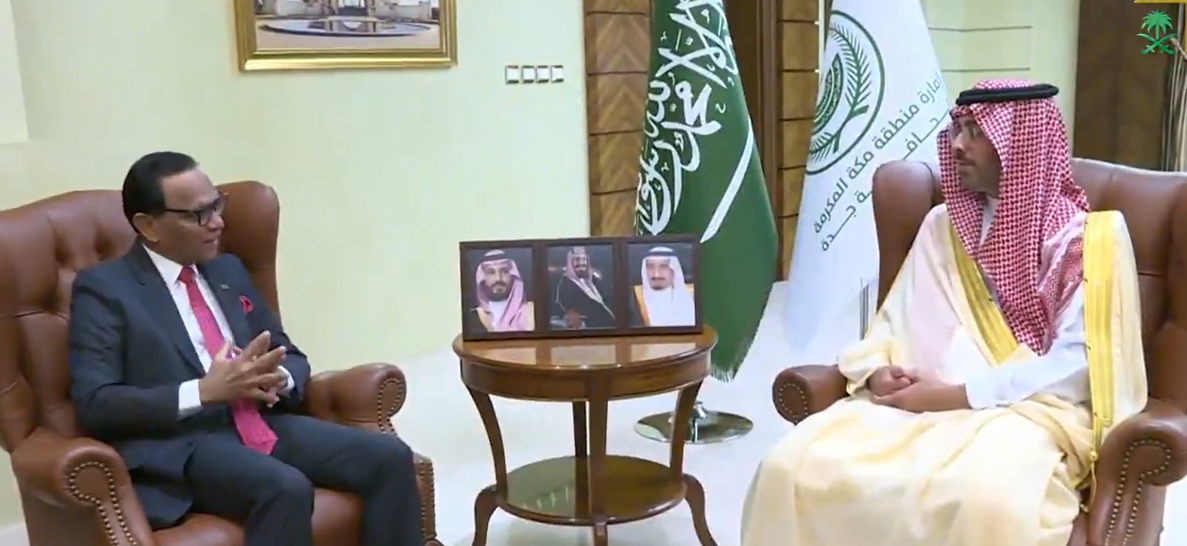 Governor of Jeddah Prince Saud bin Abdullah bin Jalawi receives Sri Lanka Ambassador Ameer Ajwad