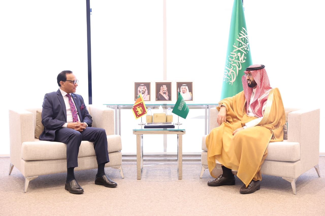 Saudi Food and Drug Authority (SFDA) CEO receives Sri Lanka Ambassador Ameer Ajwad